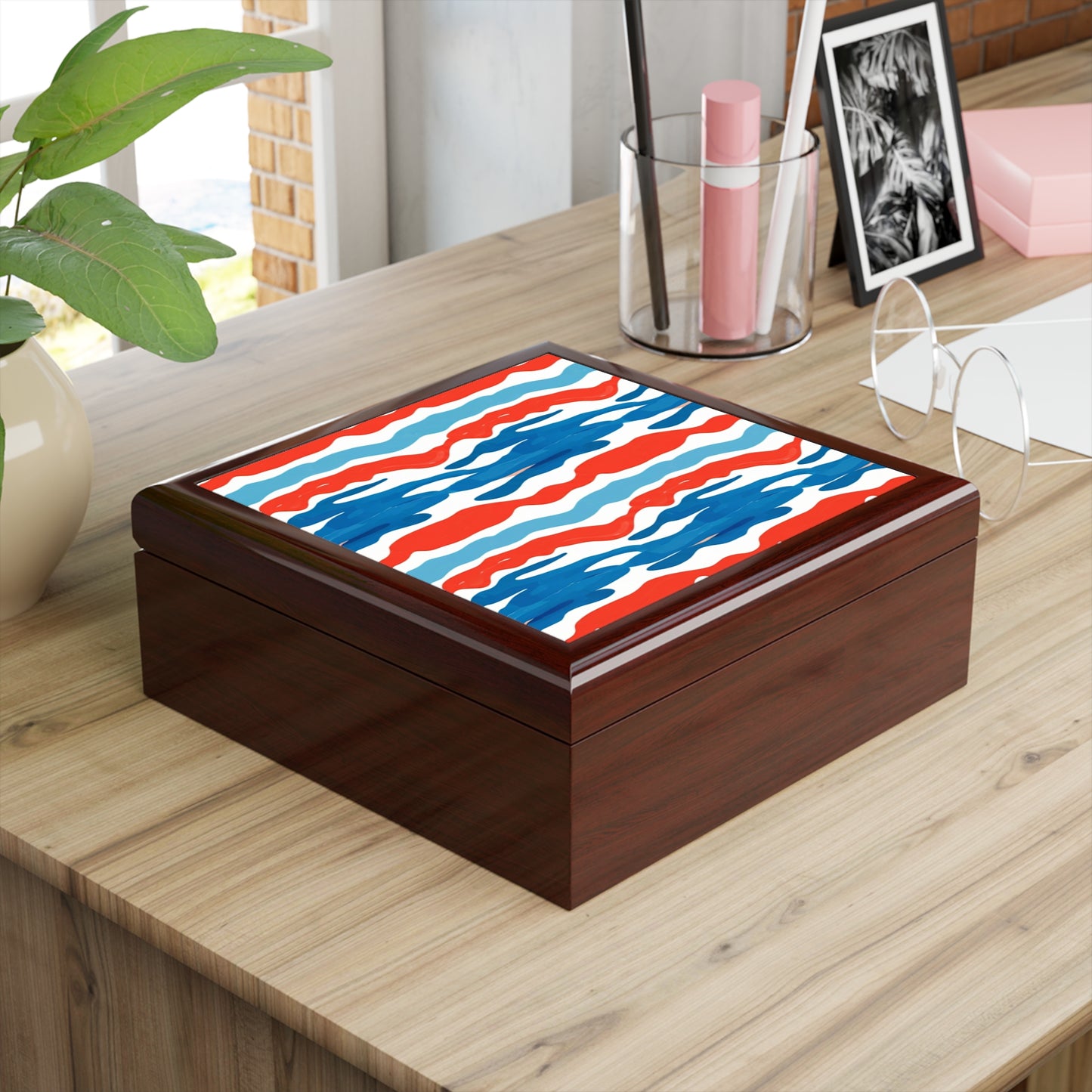Coastline Current Jewelry Box